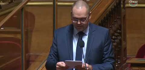 A. Basquin s'insurge contre la baisse de moyens de l'audiovisuel public. La ministre lui répond.