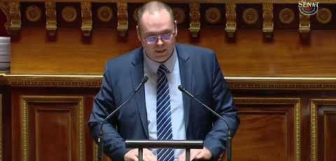 Face aux géants du numérique, il faut être "plus offensif, courageux, ferme"