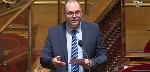 IA : "Madame la ministre, une réflexion poussée doit être menée", interpelle Alexandre Basquin